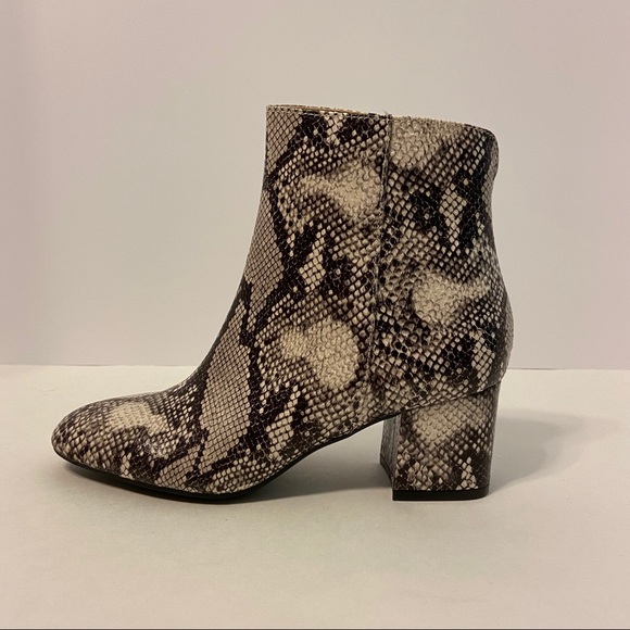 NWOT Chinese Laundry Davinna Bootie - Snake Skin - Picture 4 of 9